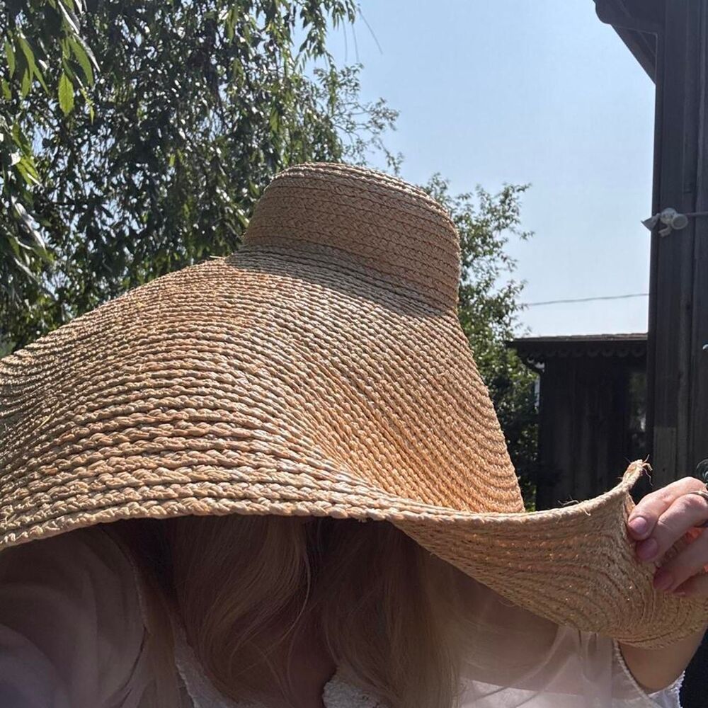 Jacquemus Large Valensole Le Grand Chapeau natural tan raffia 12” wide brim hat - Picture 5 of 6